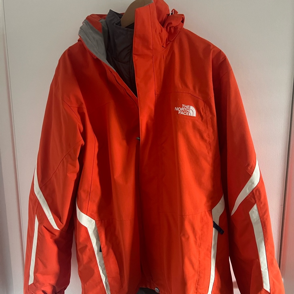 Northface Hyvent Snow Ski Jacket - duo layers with shell